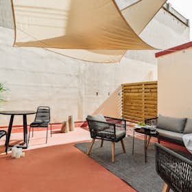 Apartment for rent for €4,256 per month in Barcelona, Carrer de Casp