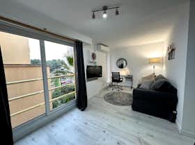 公寓 正在以 €1,200 的月租出租，其位于 Sant Pere de Ribes, Passeig de Pujades