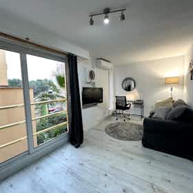 公寓 正在以 €1,200 的月租出租，其位于 Sant Pere de Ribes, Passeig de Pujades