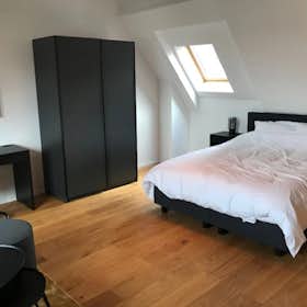 Private room for rent for €1,125 per month in Brussels, Avenue de la Brabançonne