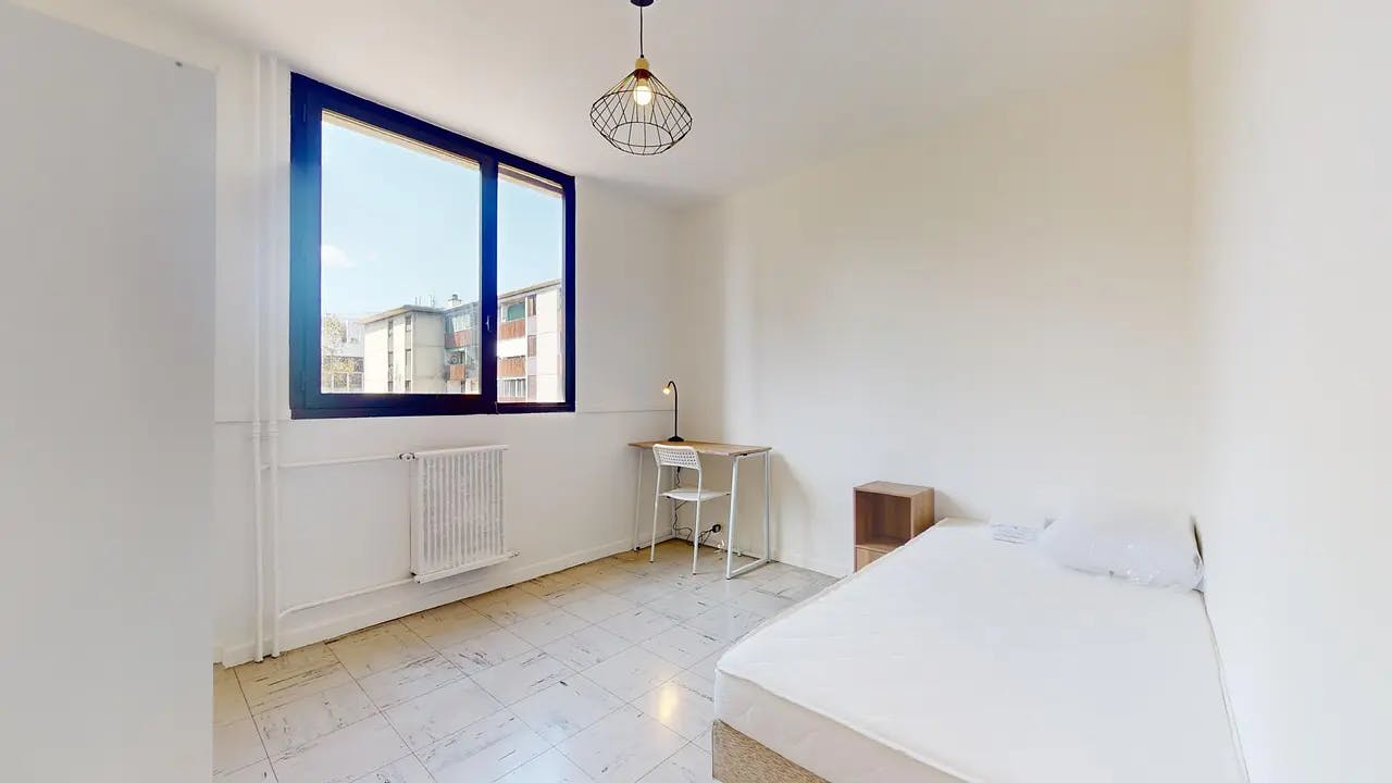 Chambre privée à louer pour 337 €/mois à Grenoble, Rue Claude Kogan