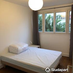 Private room for rent for €530 per month in Montreuil, Rue de la Renardière