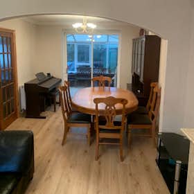 WG-Zimmer for rent for 513 £ per month in Harrow, Vine Court
