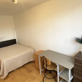 Private room for rent for £1,100 per month in London, Semley Place