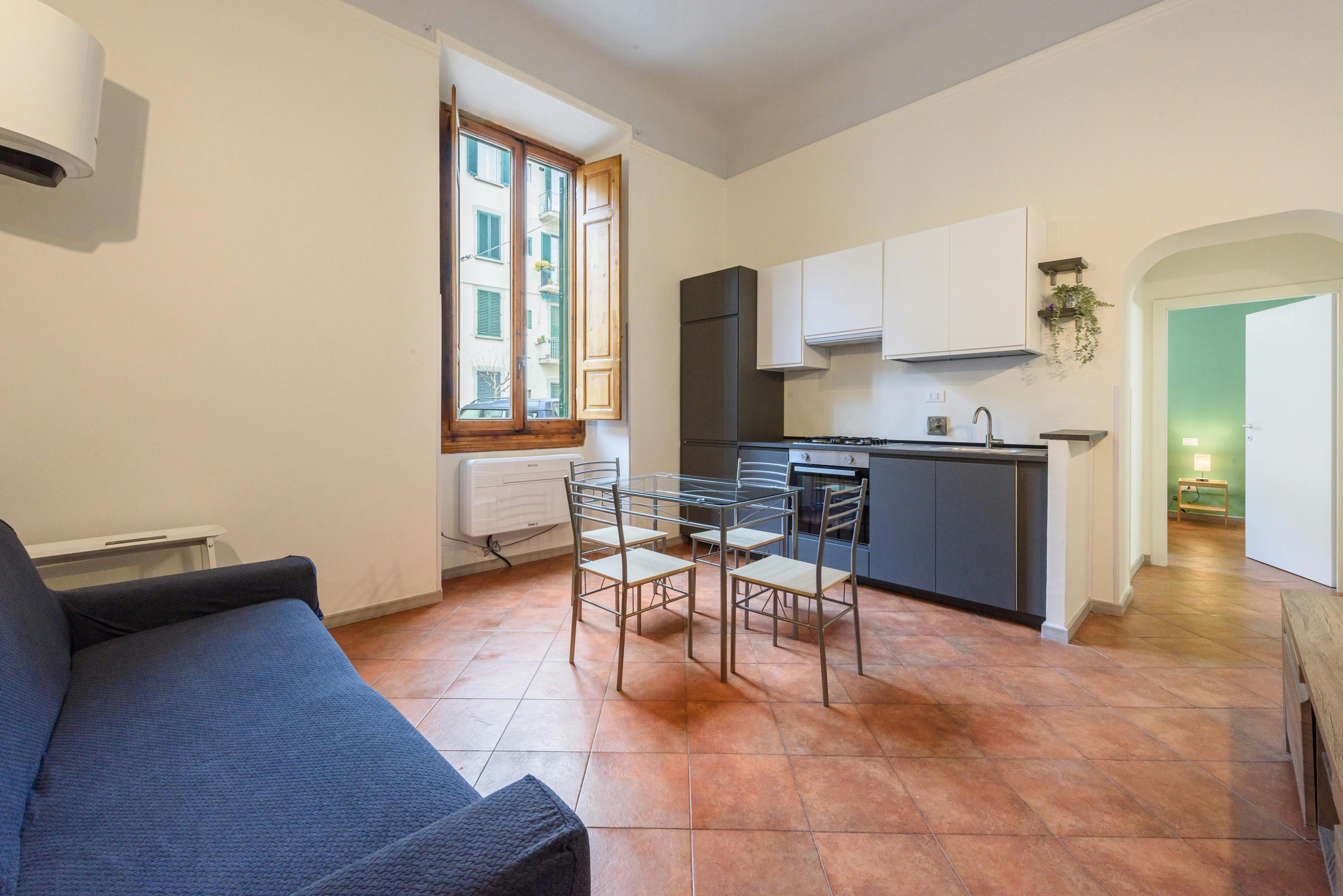 Apartment for rent for €1,400 per month in Florence, Via Antonio Bronzino