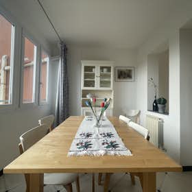 Appartement te huur voor € 2.903 per maand in Chiavari, Via Giovanni Mario Copello