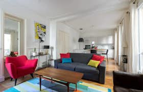 Apartment for rent for €3,200 per month in Paris, Rue de Monceau