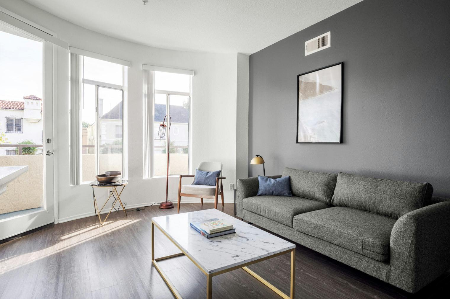 Lägenhet att hyra för $4,082 i månaden i Los Angeles, South Detroit Street