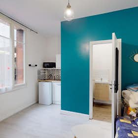 单间公寓 正在以 €430 的月租出租，其位于 Tours, Boulevard Jean Royer