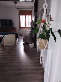 Отдельная комната сдается в аренду за 450 € в месяц в Cabrils, Carrer de l'Olimpíada de 1992