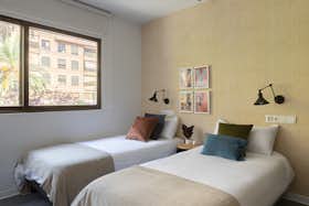 Квартира за оренду для 716 EUR на місяць у Valencia, Passeig Facultats