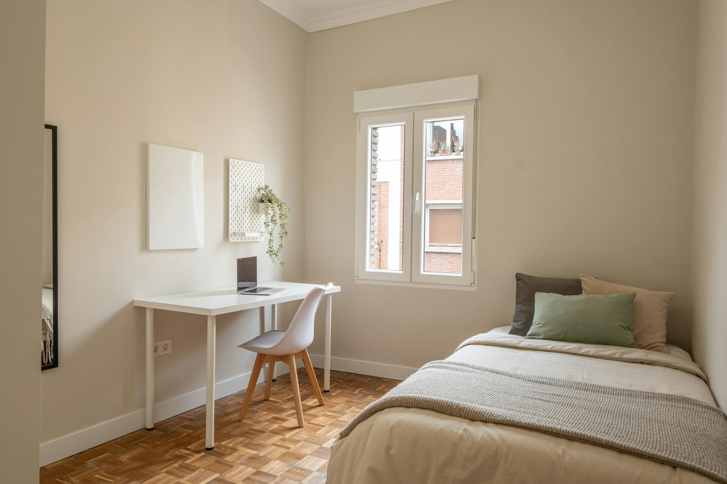 Private room for rent for €445 per month in Zaragoza, Calle Tarragona