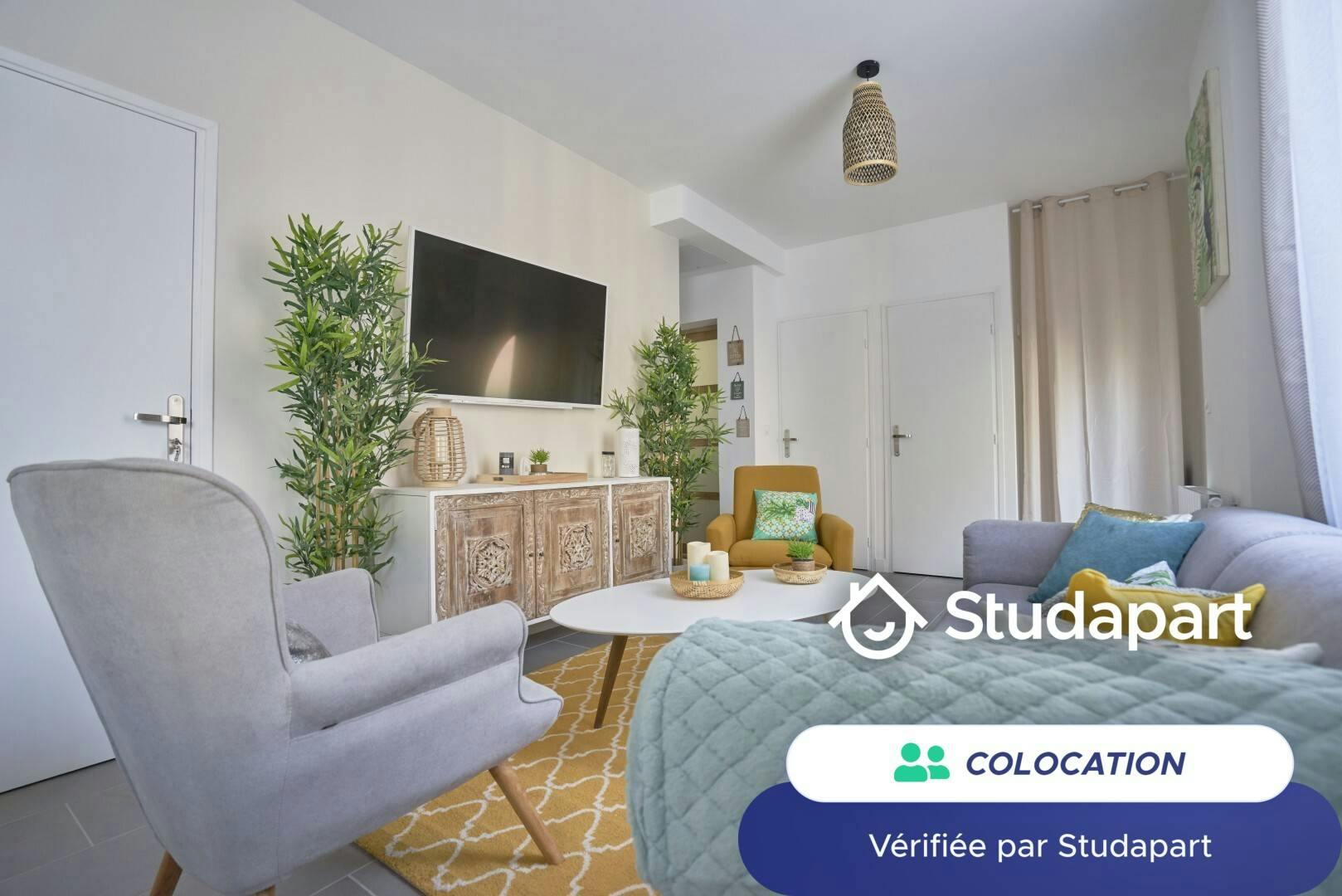 Private room for rent on Rue Gobin, Lille - Plus