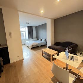 Studio for rent for €800 per month in Brussels, Rue des Commerçants