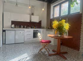 Appartement te huur voor € 1.300 per maand in Barcelona, Carrer de Provençals