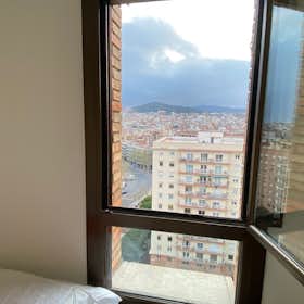 Apartment for rent for €650 per month in Barcelona, Avinguda Meridiana