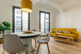 公寓 正在以 €980 的月租出租，其位于 Reus, Carrer de Vallroquetes