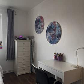 Private room for rent for £1,282 per month in London, Roberta Street