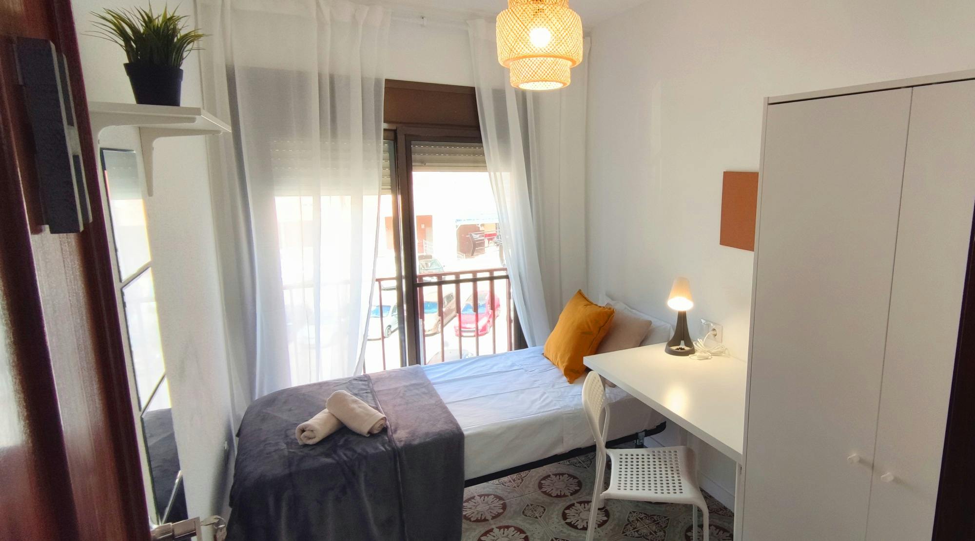 Chambre privée à louer pour 325 €/mois à Tarragona, Bloc Sant Bertomeu