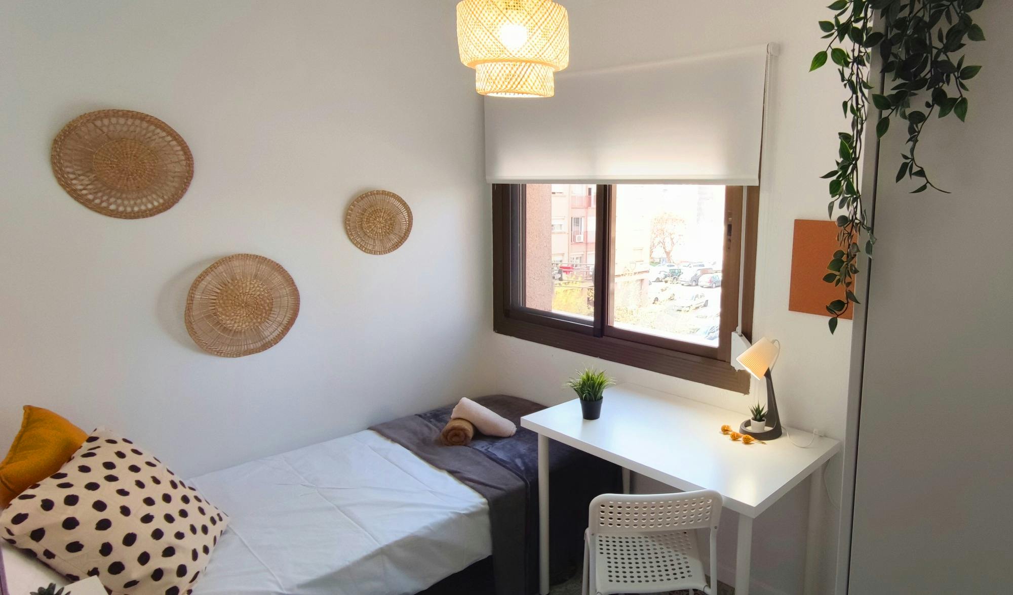 Private room for rent for €325 per month in Tarragona, Bloc Sant Bertomeu