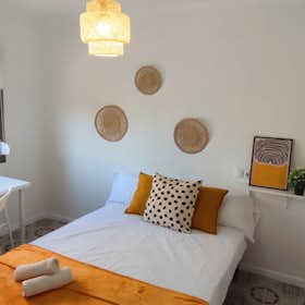 Mehrbettzimmer for rent for 375 € per month in Tarragona, Bloc Sant Bertomeu