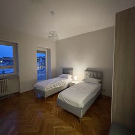 Apartment for rent for €1,270 per month in Turin, Piazza della Repubblica