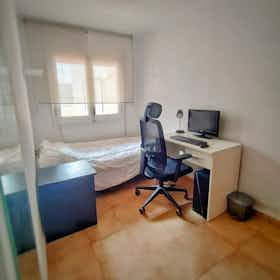 Приватна кімната за оренду для 400 EUR на місяць у Mataró, Carrer de Sant Cugat