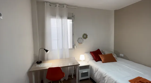 Private room in Calle Toledo, Zaragoza (1501415) room image 2