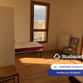 Apartment for rent for €695 per month in Paris, Rue Eva Kotchever
