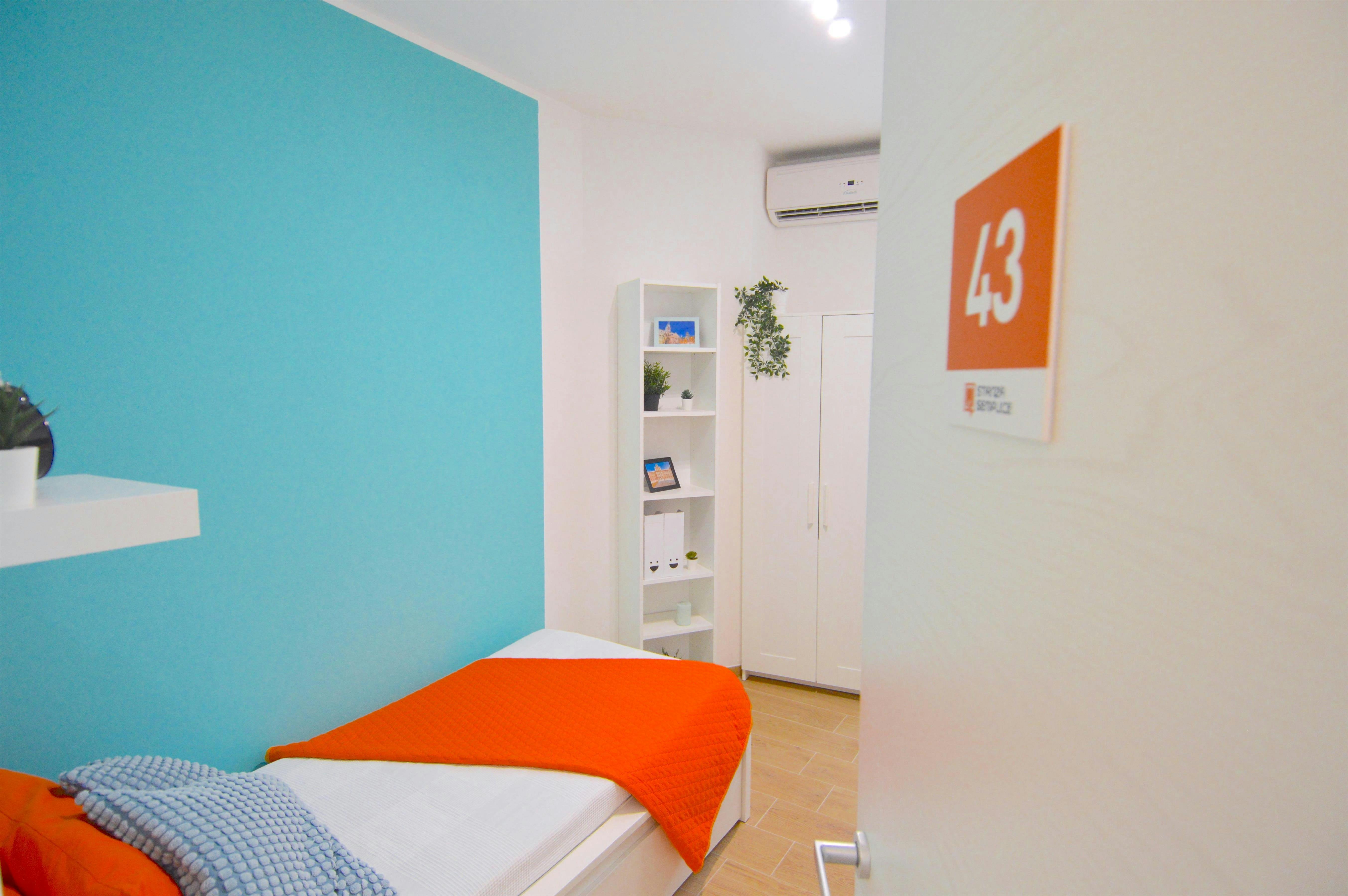 Private room for rent for €550 per month in Modena, Via Vignolese