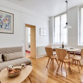 Apartment for rent for €3,100 per month in Paris, Rue Greneta
