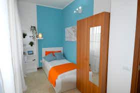 Privé kamer te huur voor € 450 per maand in Modena, Via Marzabotto