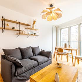 Studio for rent for €2,750 per month in Paris, Rue Michel-Ange