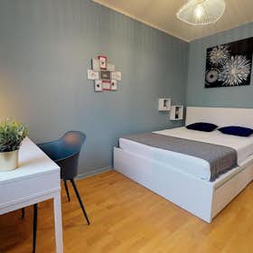 Private room for rent for €609 per month in Villeurbanne, Rue Galilée