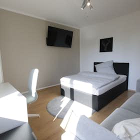 WG-Zimmer for rent for 800 € per month in Frankfurt am Main, Wielandstraße