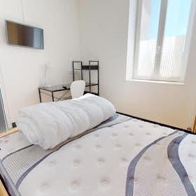 Отдельная комната сдается в аренду за 430 € в месяц в La Couronne, Rue de la Libération