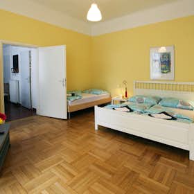 Wohnung for rent for 2.300 € per month in Vienna, Pillergasse