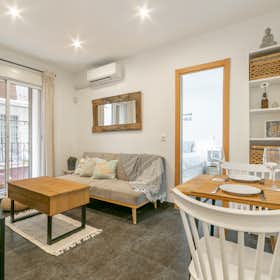 Apartment for rent for €2,150 per month in Barcelona, Carrer de Sevilla