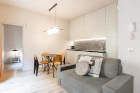 Apartment for rent for €2,150 per month in Barcelona, Carrer de Vinaròs