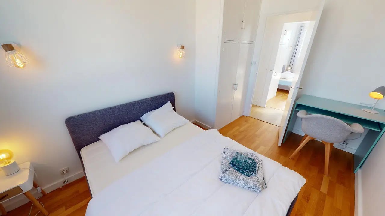 Cours Édouard Vaillant, Bordeaux preview