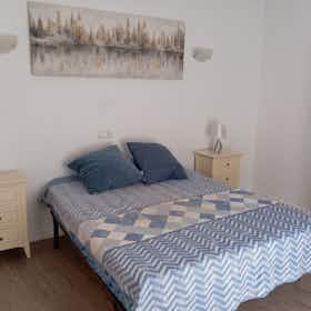 Appartement te huur voor € 1.200 per maand in Mijas, Avenida Virgen de la Peña