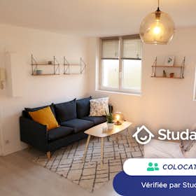 Private room for rent for €490 per month in Rouen, Rue de l'Avalasse