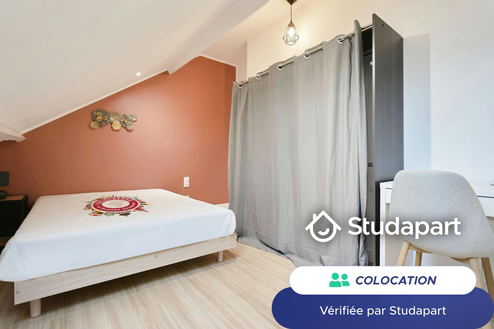 Private room for rent on Rue d'Artois, Lille - Vue 5