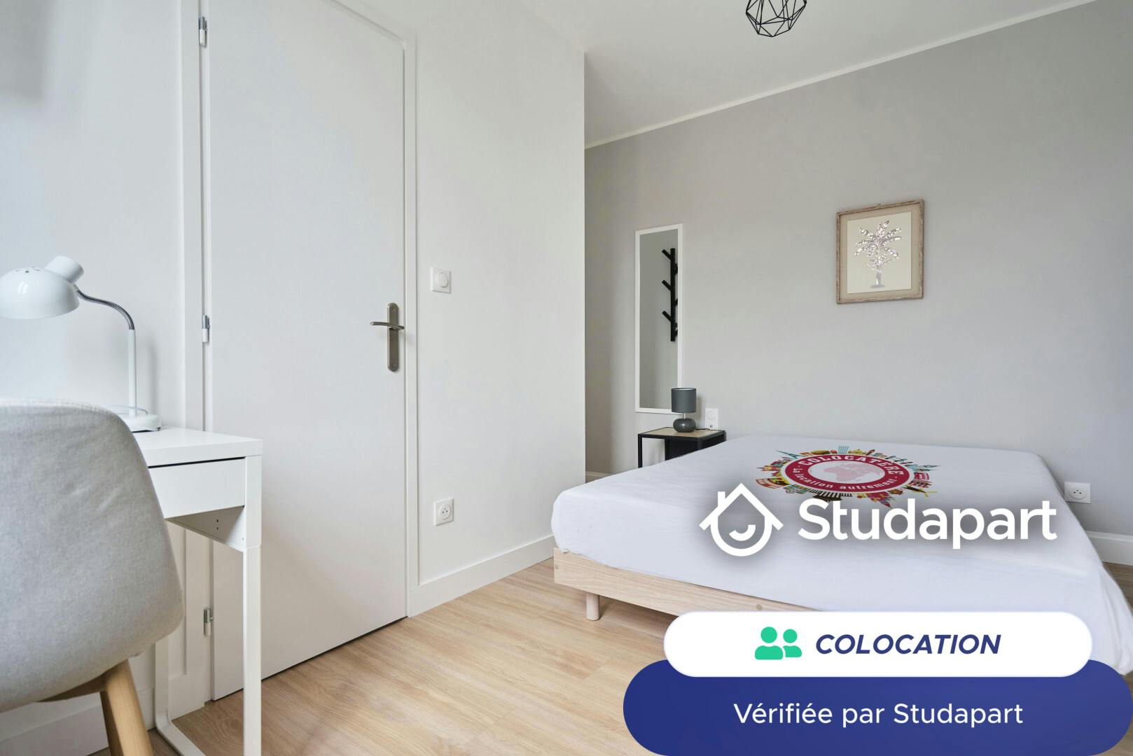 Private room for rent on Rue d'Artois, Lille - Plus