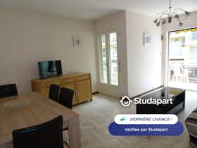 Apartamento para alugar por € 1.050 por mês em Antibes, Boulevard de la Pinède