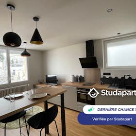 Apartment for rent for €580 per month in Saint-Étienne, Rue Montagny