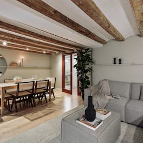Apartment for rent for €4,256 per month in Barcelona, Carrer de Flassaders