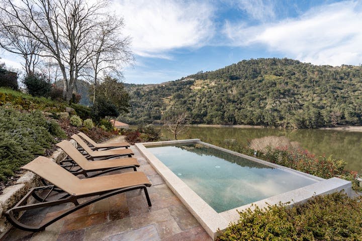 Maison à louer pour 100 €/mois à Cinfães, Rua de Bouças