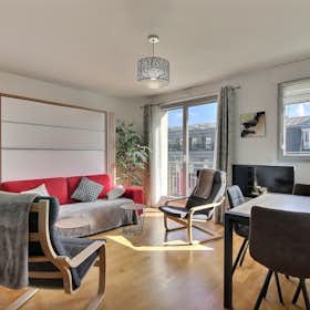 Apartment for rent for €2,014 per month in Paris, Avenue du Docteur Arnold Netter