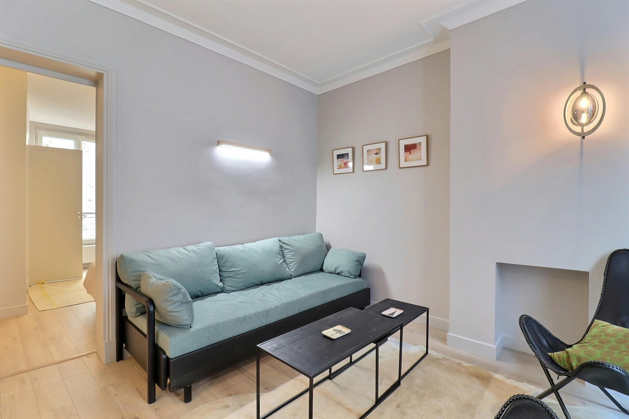 Apartment for rent for €1,696 per month in Paris, Rue Brézin